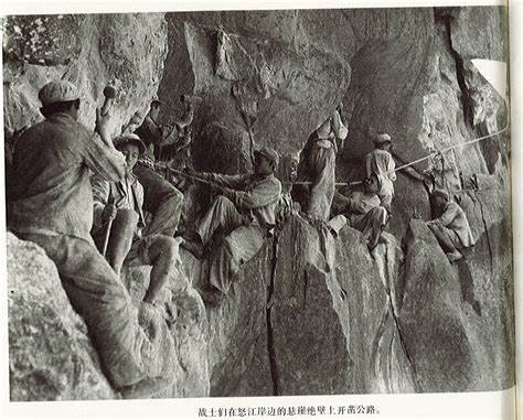 川藏公路精神：天路上的血肉长城